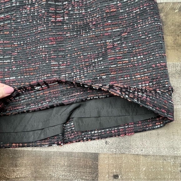 LOFT Tweet Skirt is 4P - Picture 2 of 9
